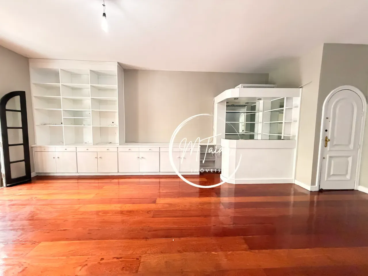 Рабочее место и 4 спальни: квартира 145 м² — photo 20