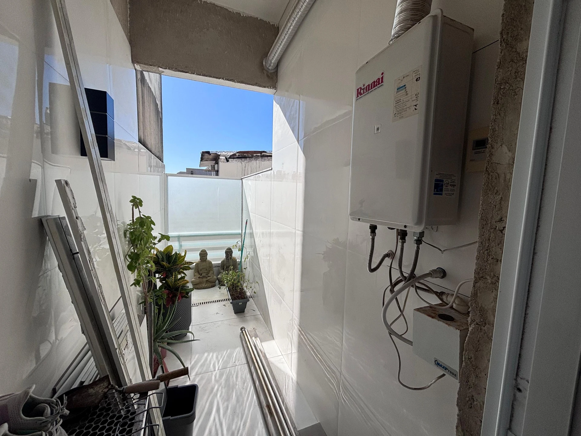 Apartamento mobiliado com 4 quartos e 4 banheiros — photo 2