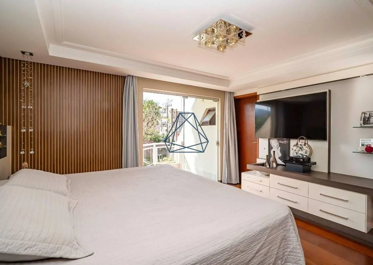 Washing machine in a 4-bedroom house, 210 m² — photo 10