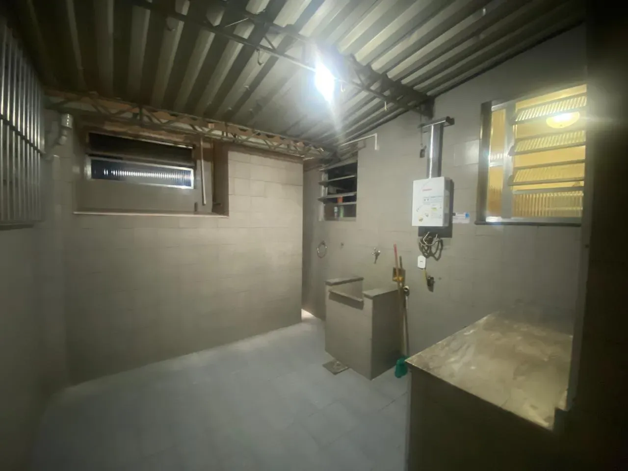 Unfurnished apartment with laundry area and 2 bedrooms — photo 22