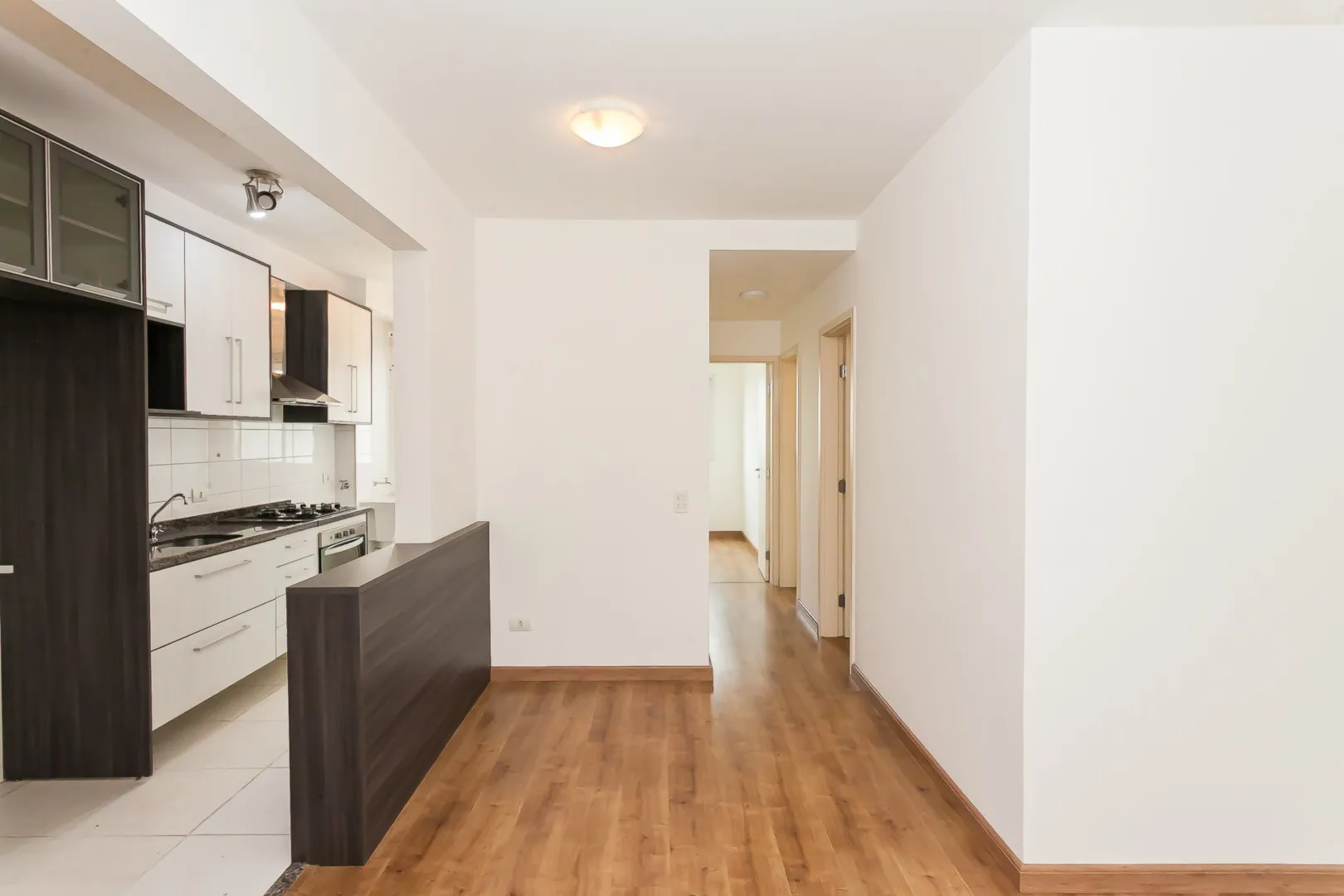 Apartment, 60 m², with wood or laminate floors — photo 7