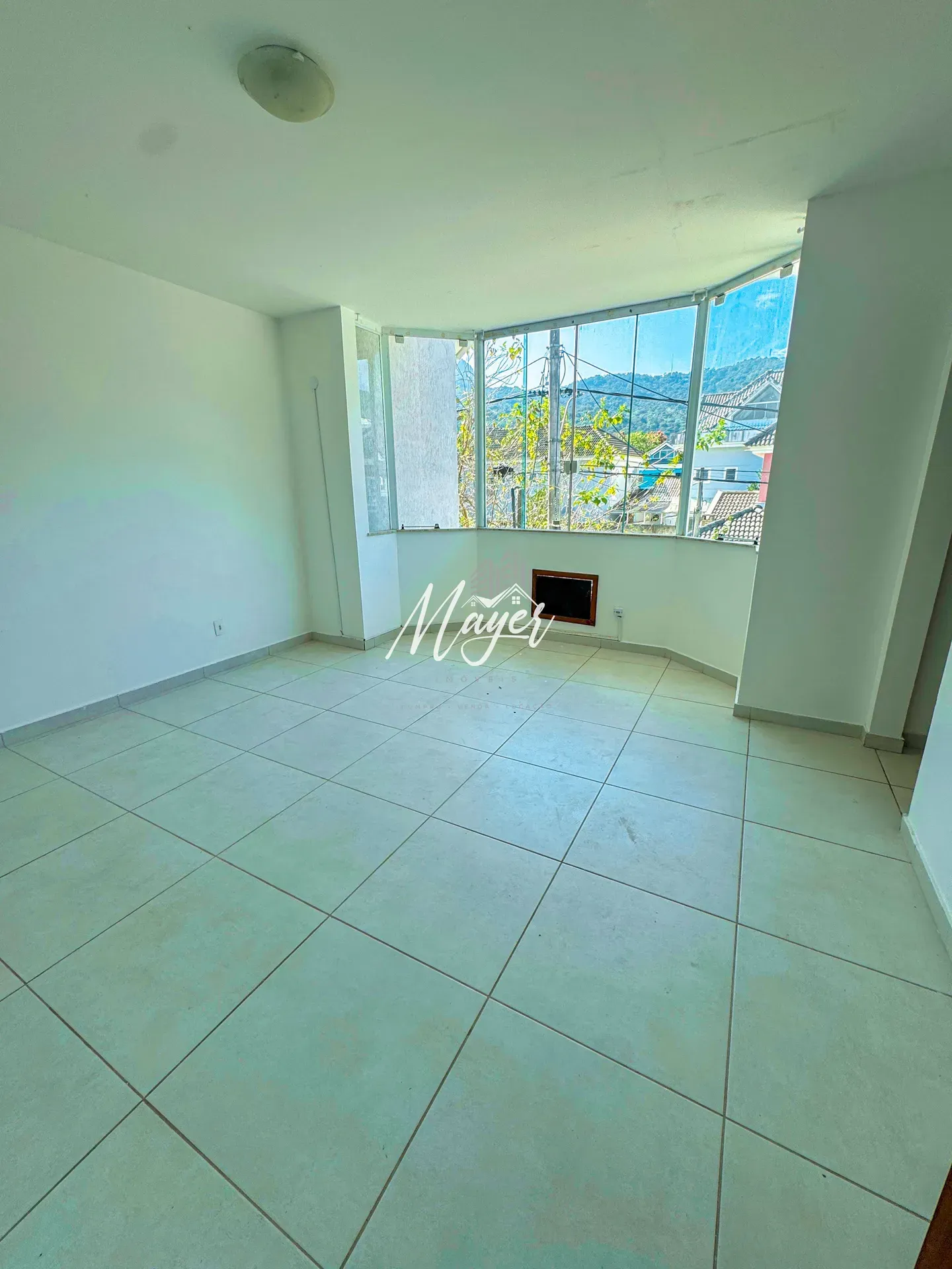 Casa de 185 m² com espaço de home office e varanda gourmet