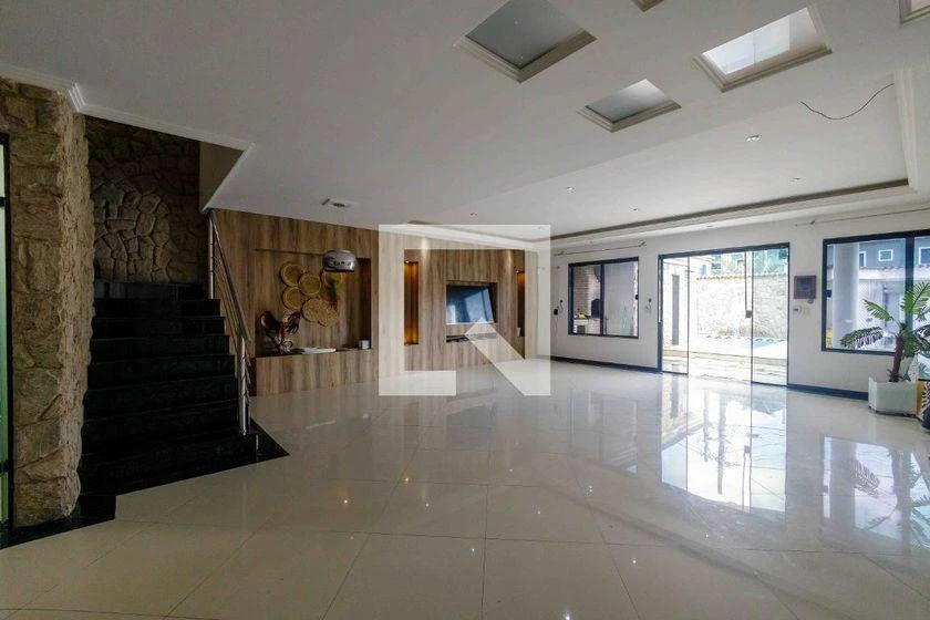 Rental house with 4 bedrooms and 10000 m²