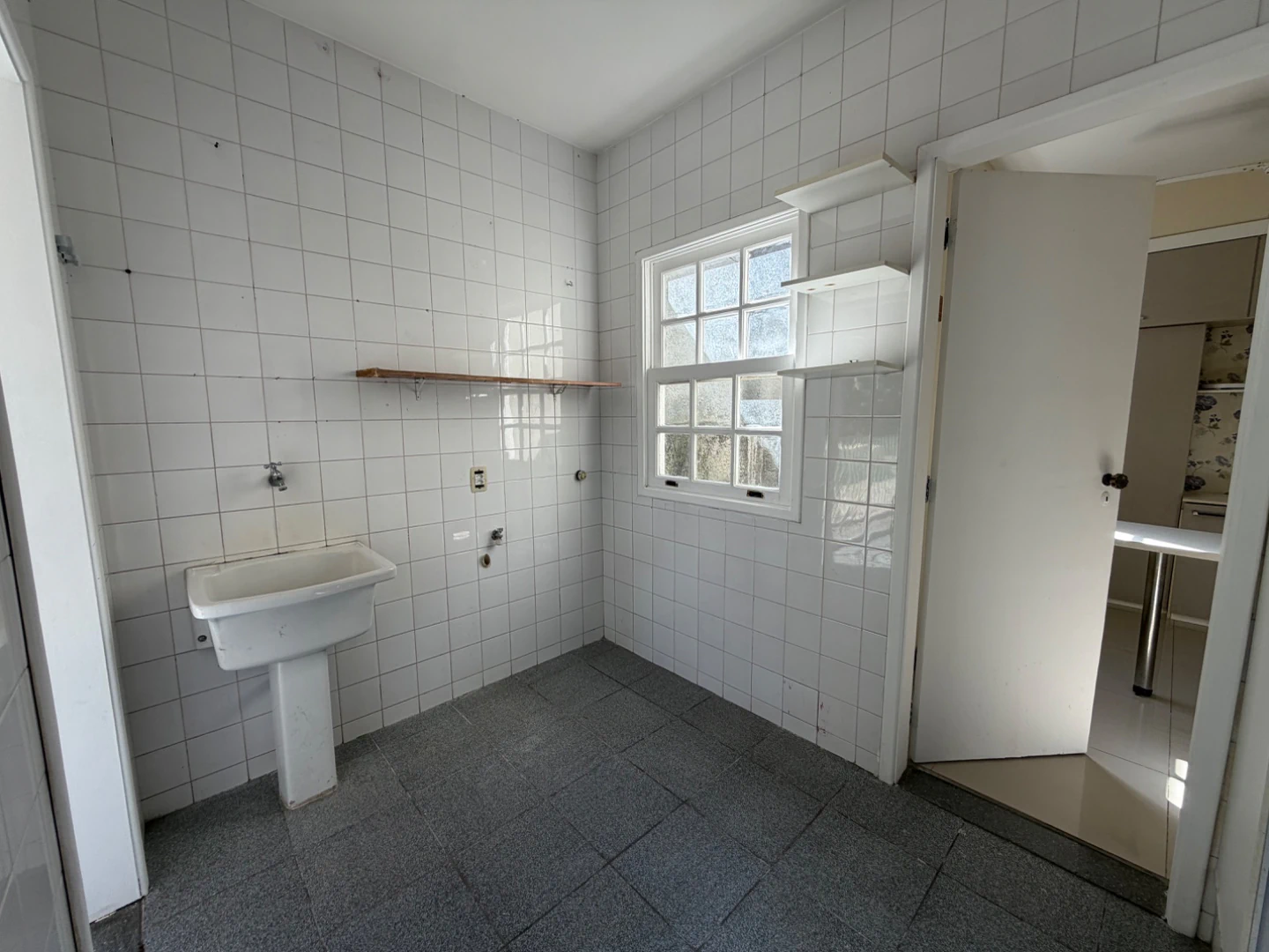 House, 250 m², with a private BBQ — photo 28
