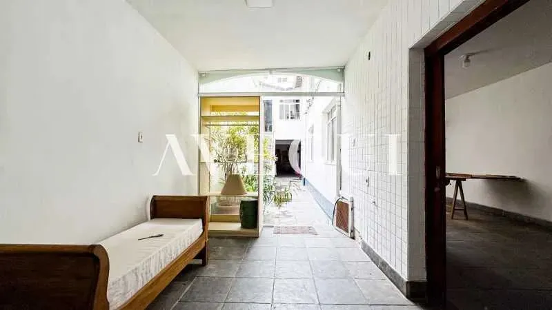 Unfurnished house with 1 bedroom and 3 bathrooms, industrial look — photo 14