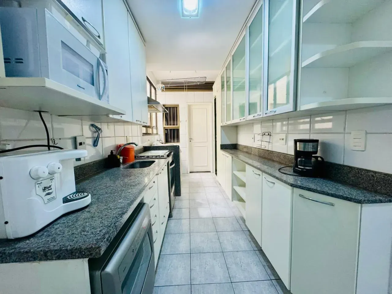 Apartamento mobiliado com 3 quartos e 3 banheiros — photo 22
