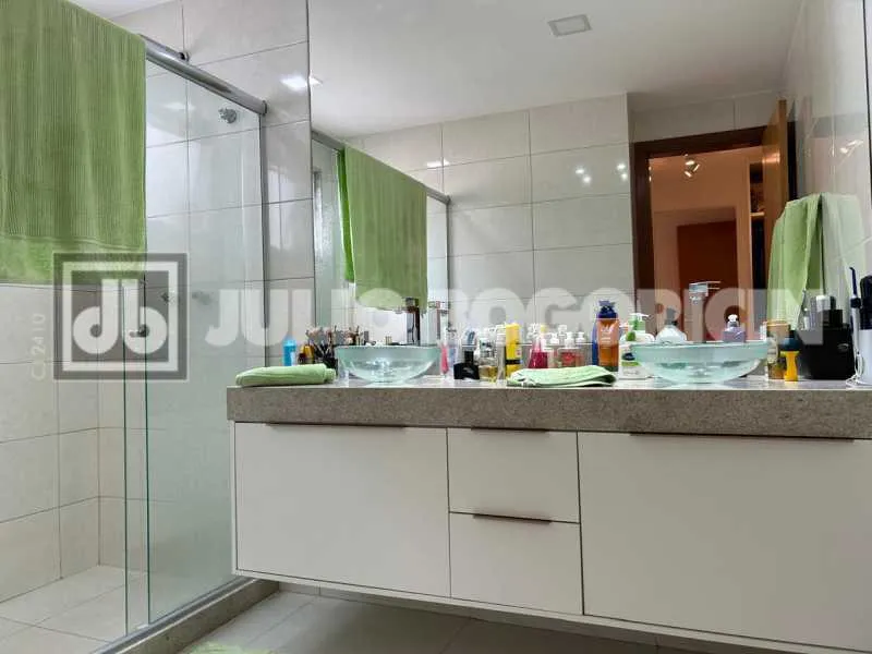 Apartamento sem mobília com 3 quartos e 5 banheiros — photo 4