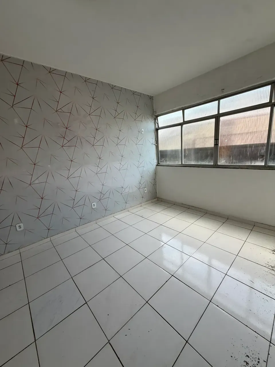 Apartamento com 2 quartos e piso de cerâmica — photo 5