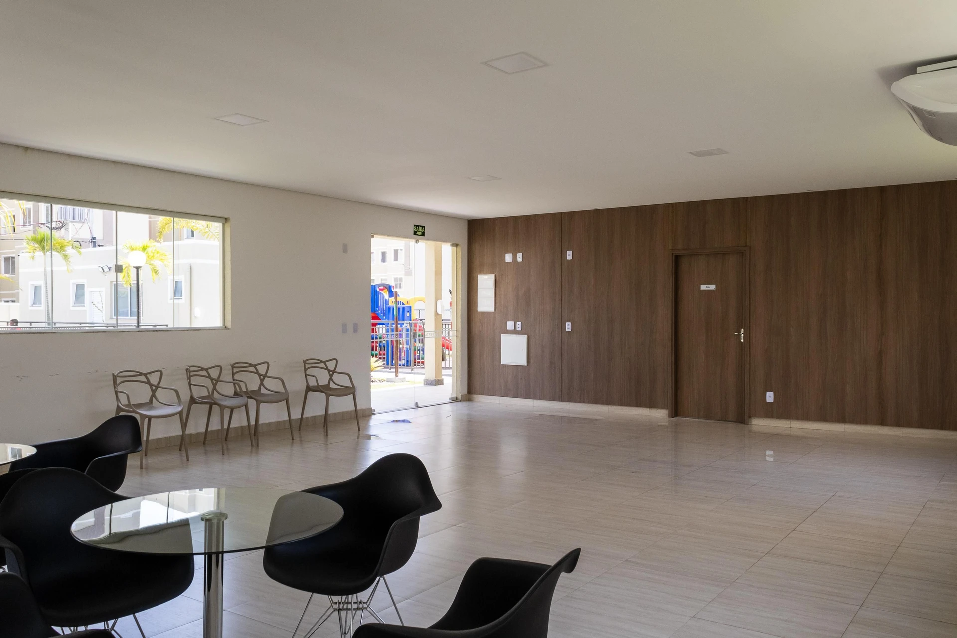 Apartment with 2 bedrooms and an open-plan kitchen — photo 20