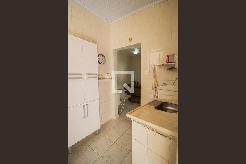 Furnished 2-bedroom apartment with 1 bathroom, 65 m² — photo 9