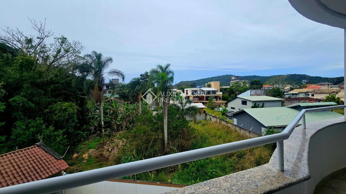 Furnished apartment, 62 m², with a grill on the balcony — photo 12