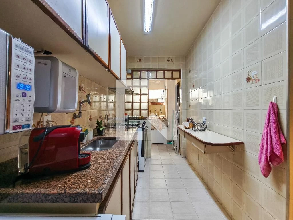 Furnished 4-bedroom apartment with balcony — photo 66