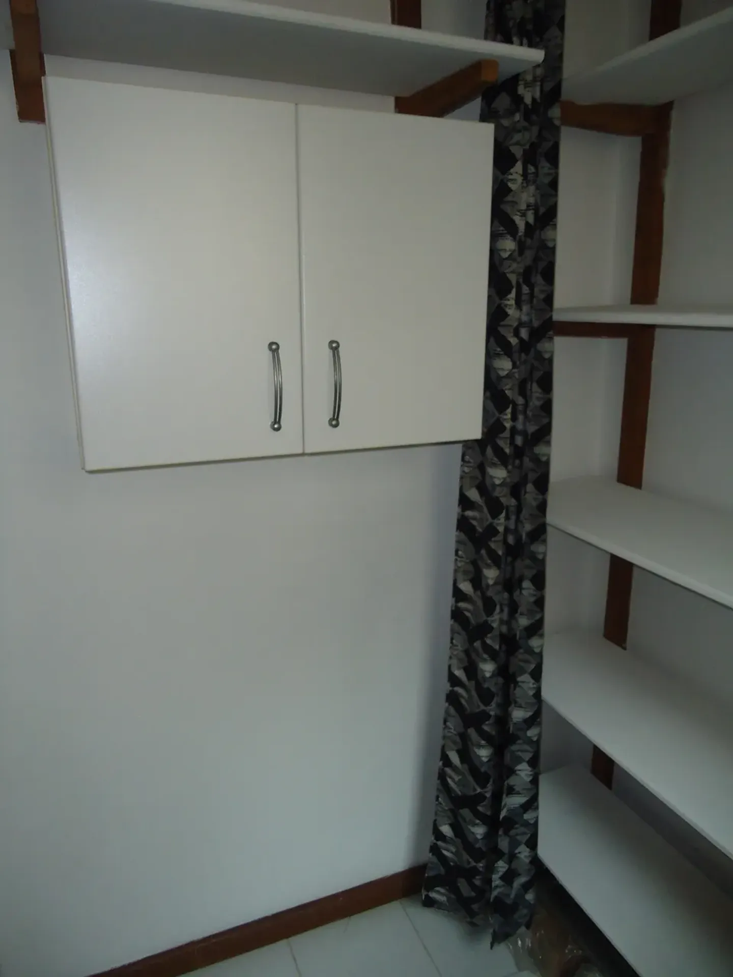 Wood or laminate floors in a 3-bedroom apartment, 107 m² — photo 21