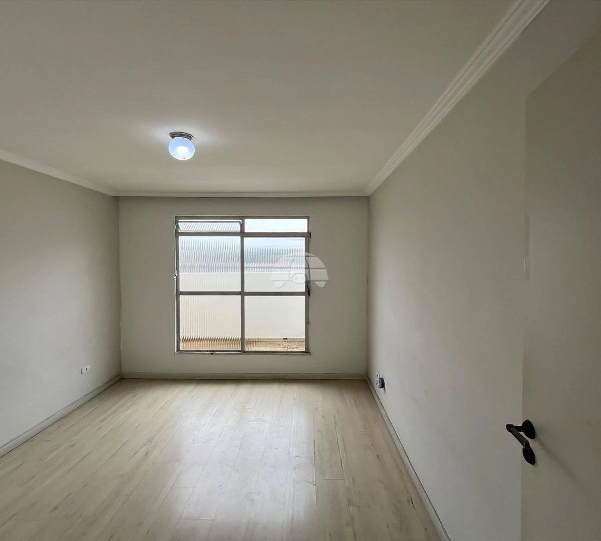 3-bedroom house with a home office — photo 3
