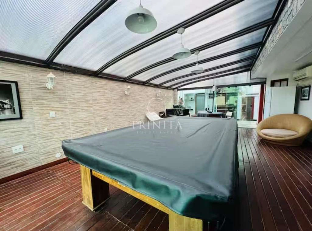 Furnished house with 7 bedrooms and 9 bathrooms — photo 17