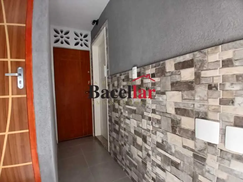 Rental apartment with 2 bedrooms and glass shower enclosure — photo 10