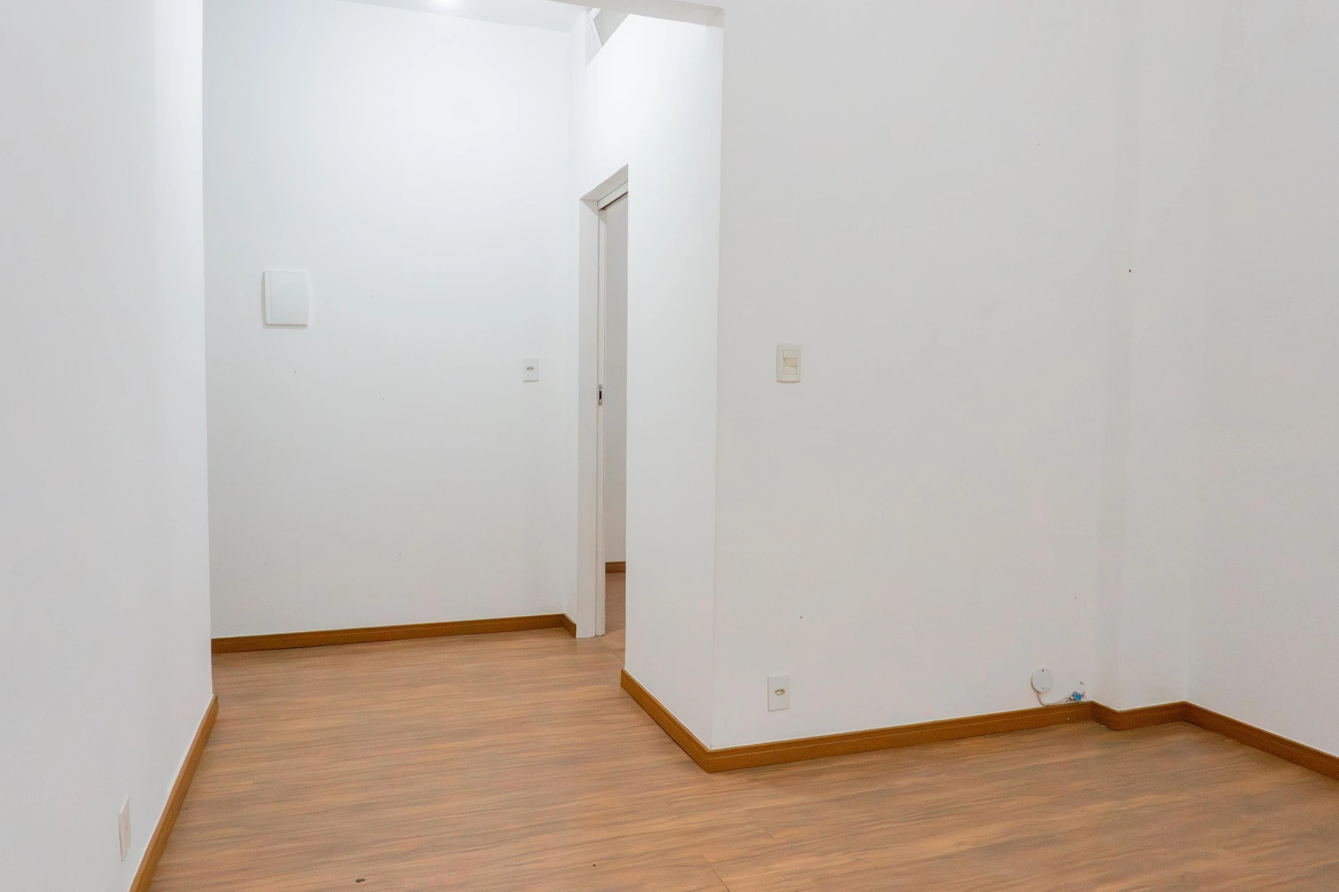 Apartment, 46 m², with wood or laminate floors — photo 7