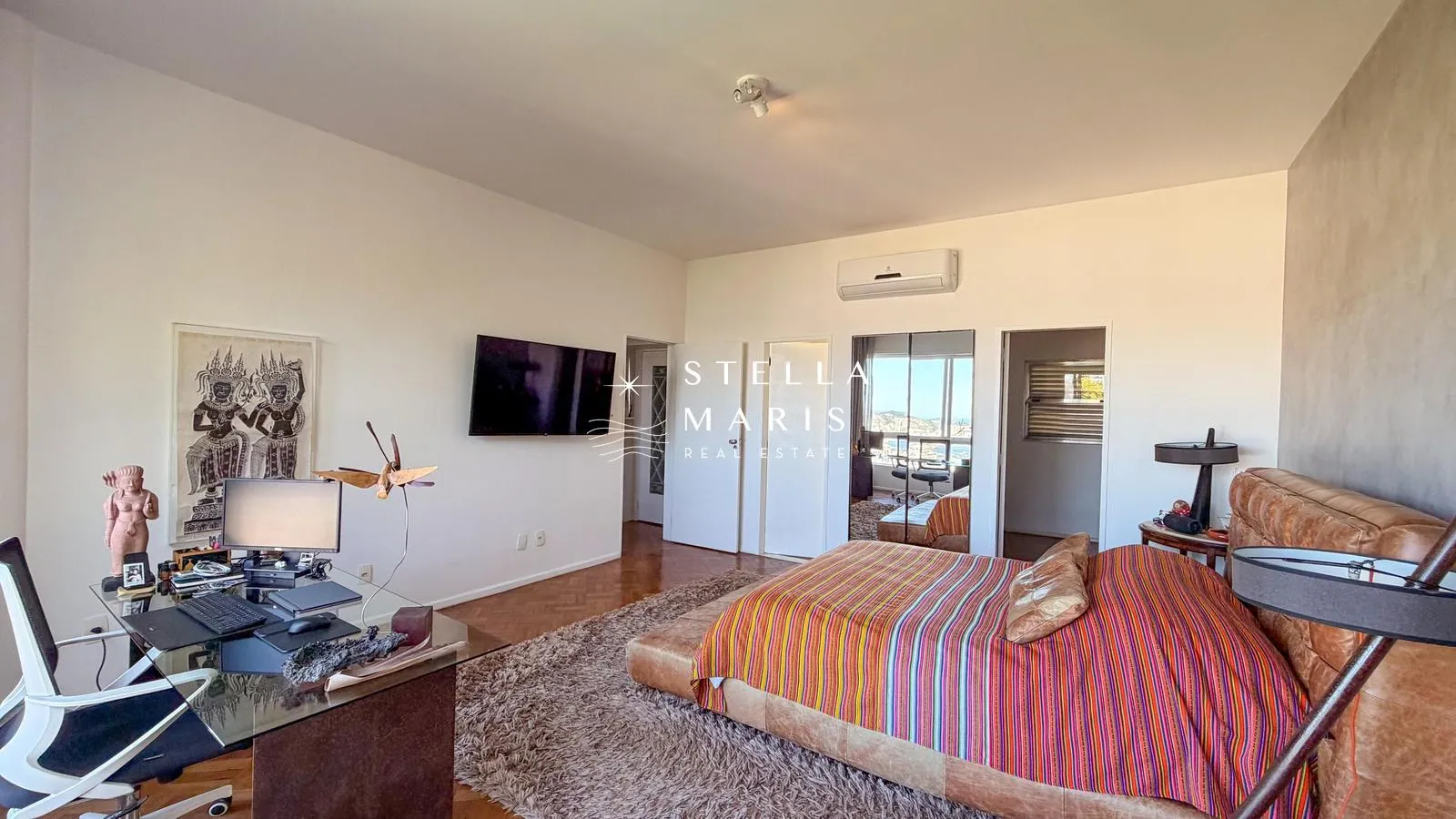Furnished apartment, 398 m², with floor-to-ceiling windows — photo 35