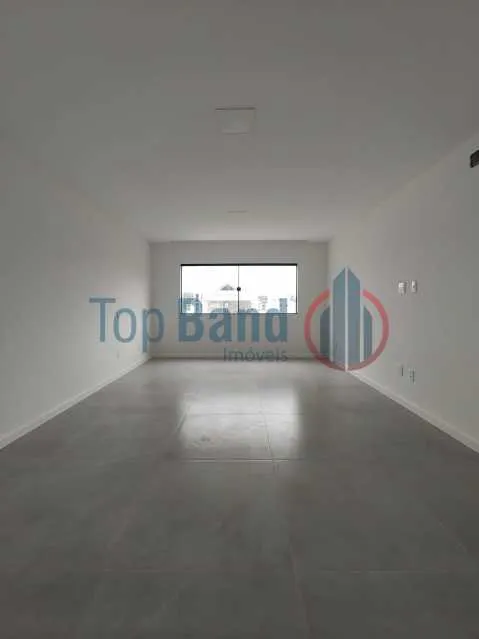 Unfurnished house with 4 bedrooms and 1 bathroom — photo 8