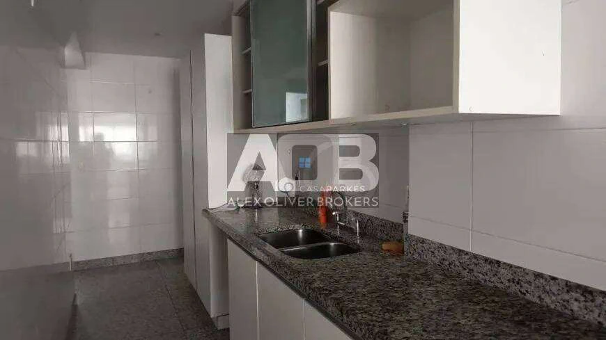 Apartment with 4 en-suite rooms and 198 m² plus 1 parking — photo 15