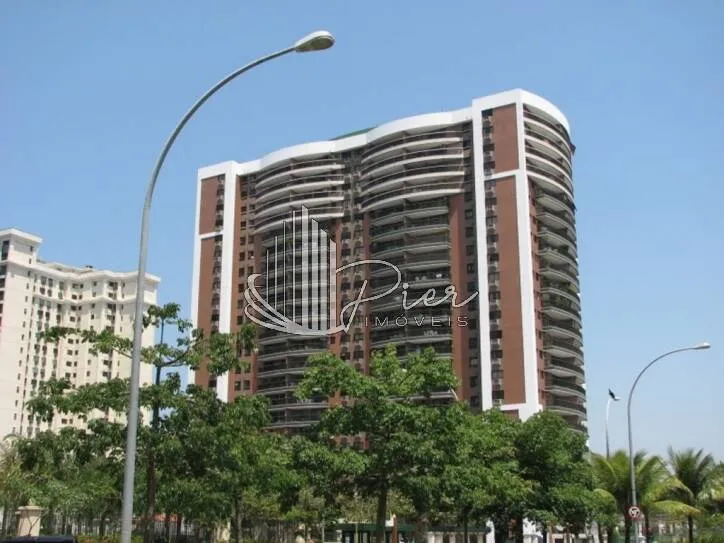 3-bedroom apartment in a building with a heated pool — photo 14