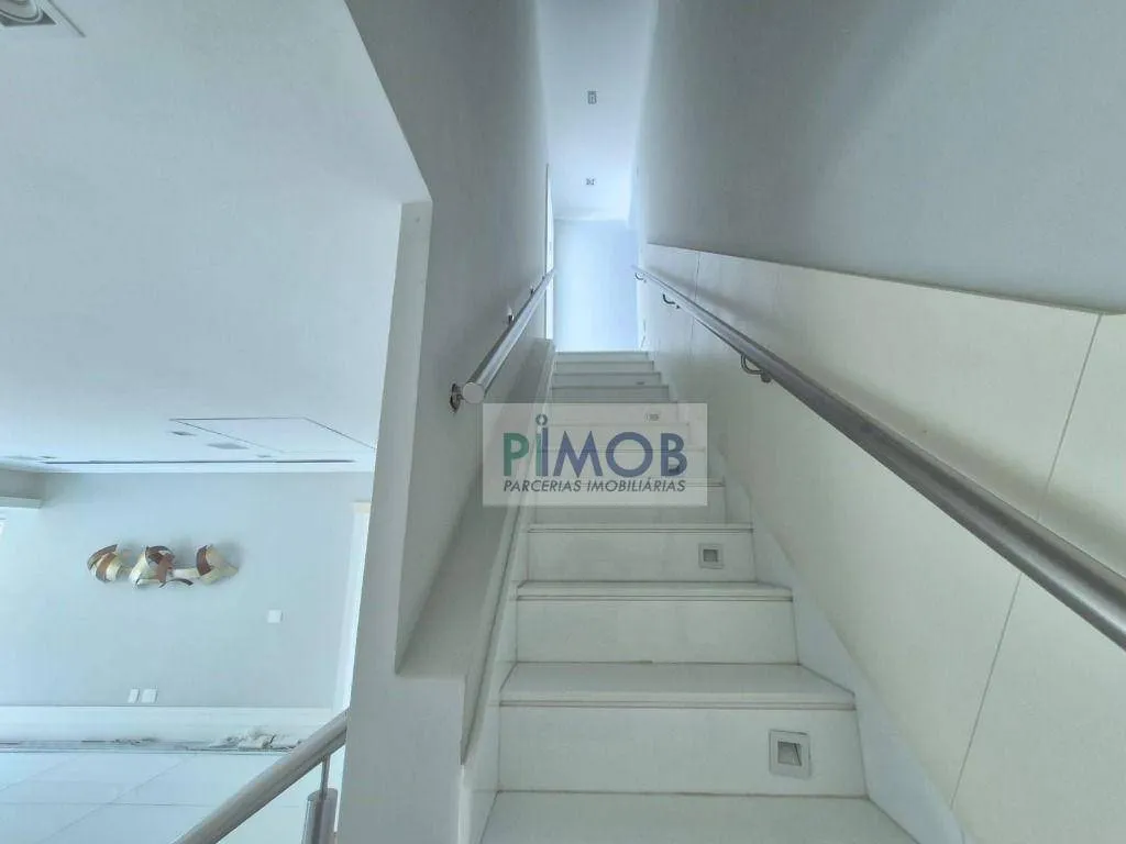 Furnished duplex penthouse with 3 bedrooms and 256 m² — photo 60