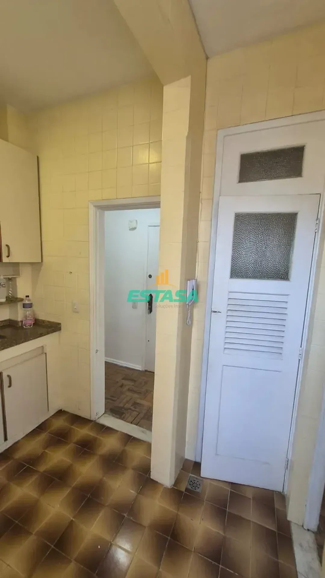 1-bedroom apartment with a separate closed kitchen — photo 28