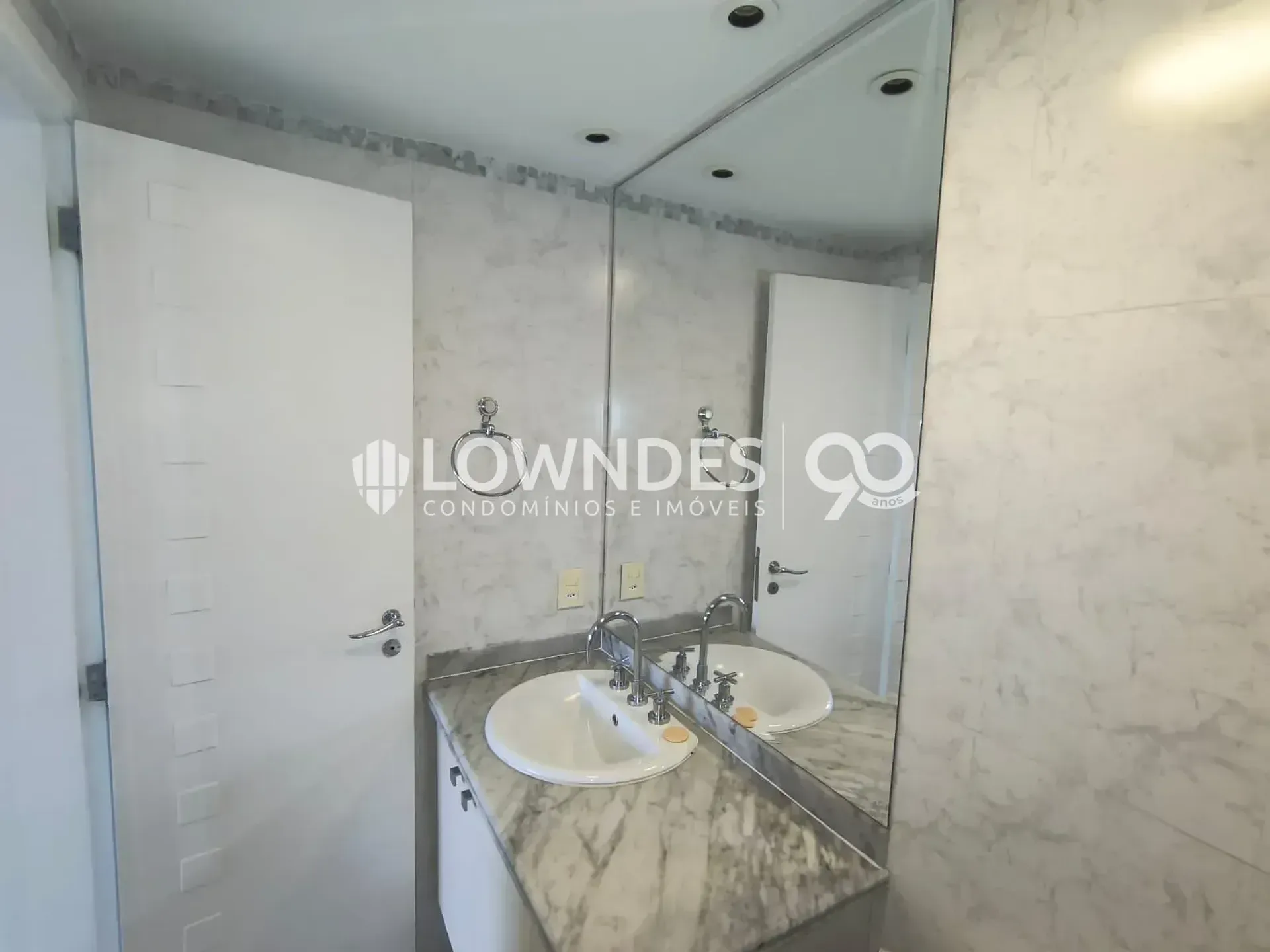 2-bedroom apartment with a home office in Rio de Janeiro — photo 13