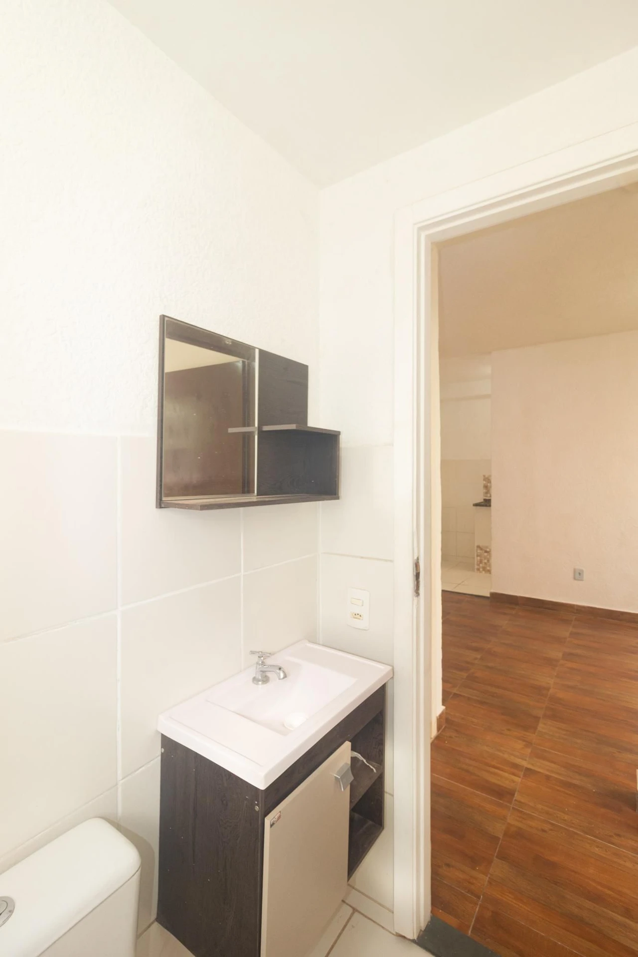 Apartment with 2 bedrooms and a kitchenette stove — photo 10