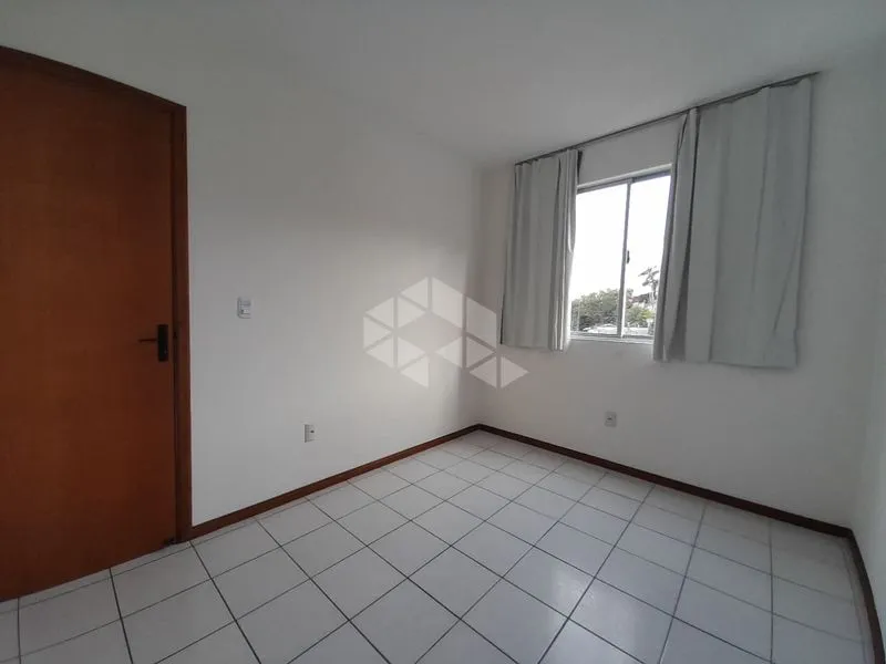 2-bedroom apartment with a closed kitchen and balcony — photo 5