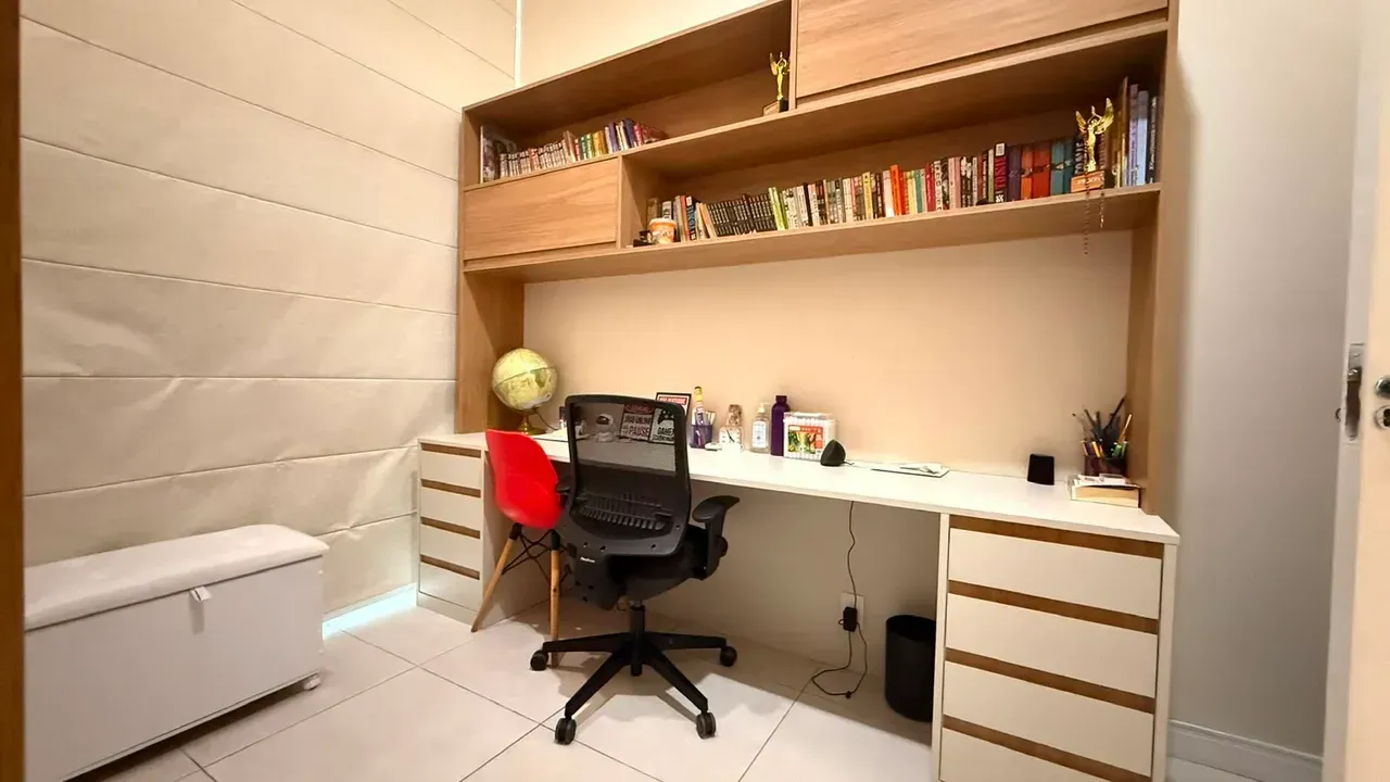 Furnished loft with 2 bedrooms and open-plan kitchen — photo 8