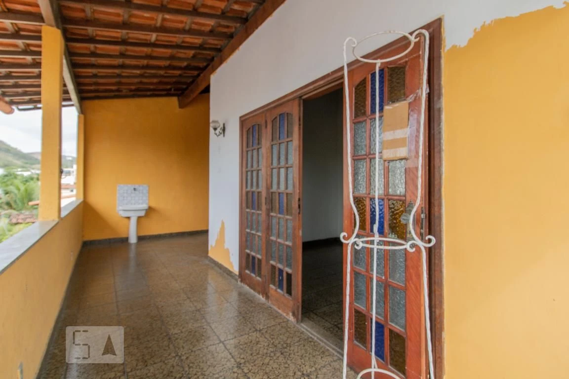 Rental house with 4 bedrooms and a private garden — photo 58