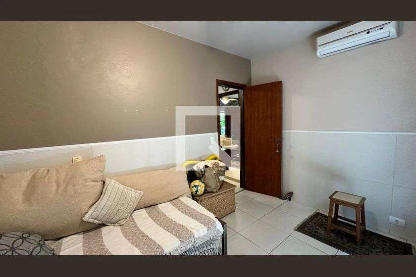 Casa com 5 quartos e cozinha aberta de 300 m² — photo 20