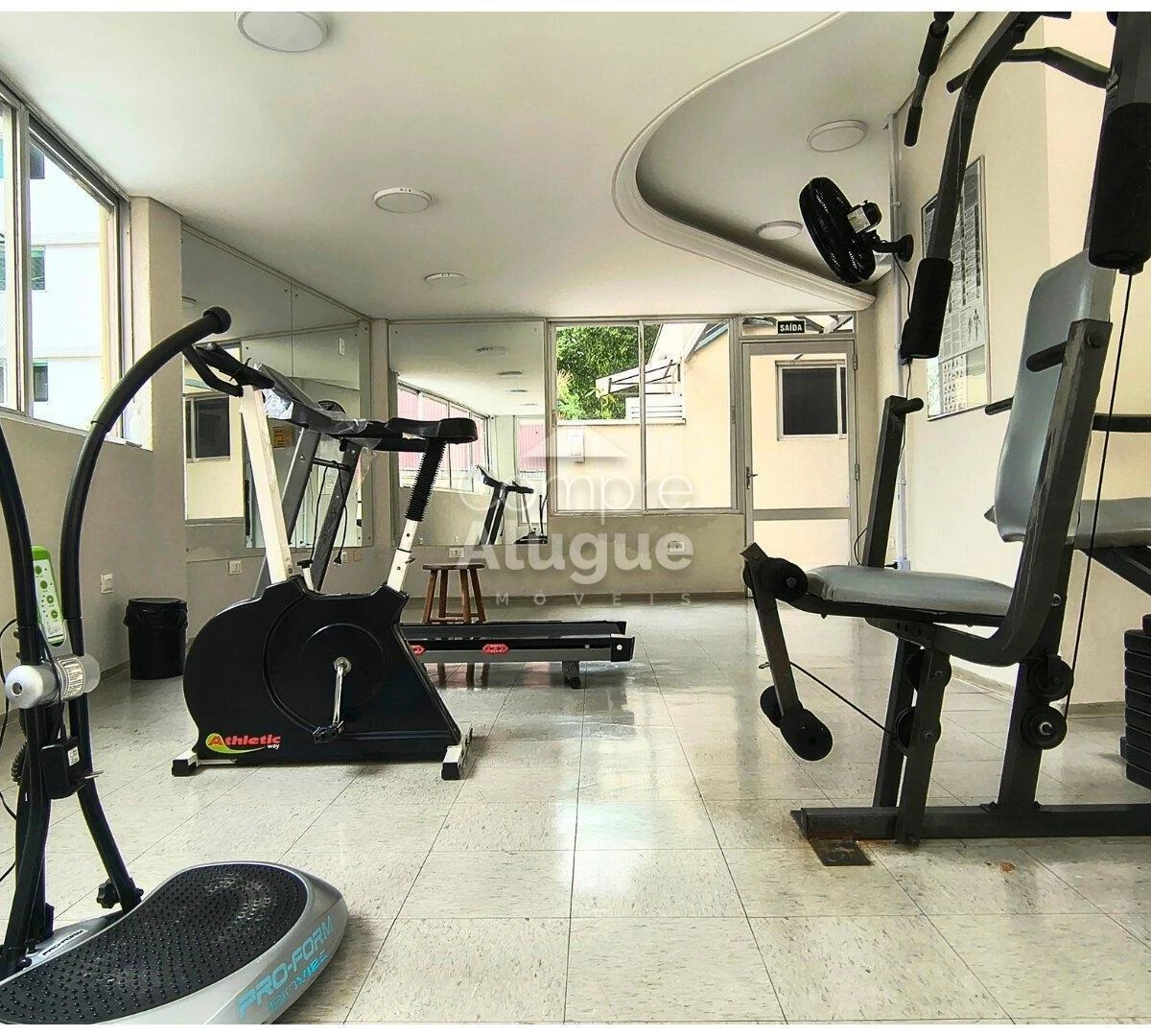 3-bedroom apartment in a building with a gym — photo 17