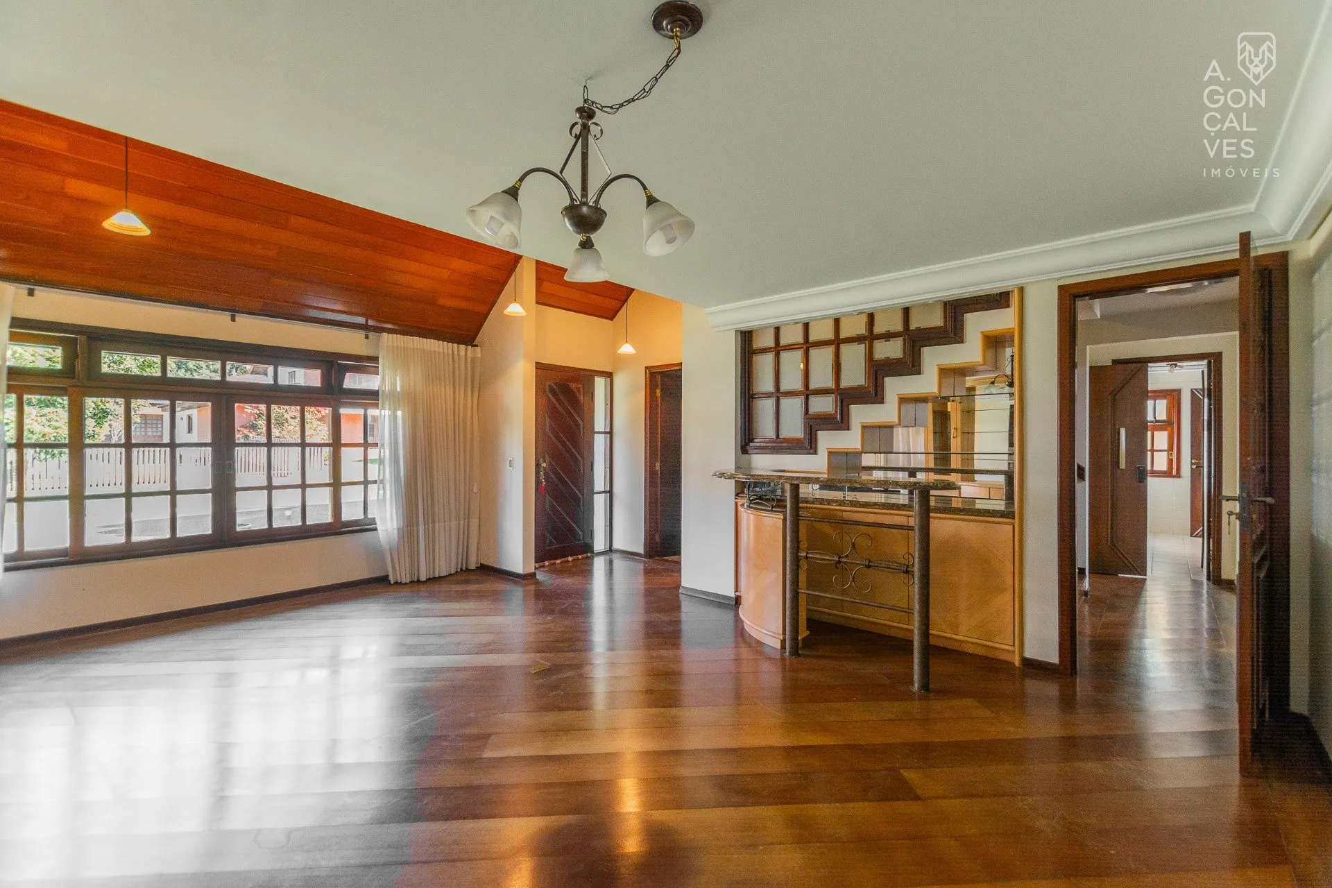 3-bedroom house with a home office — photo 20