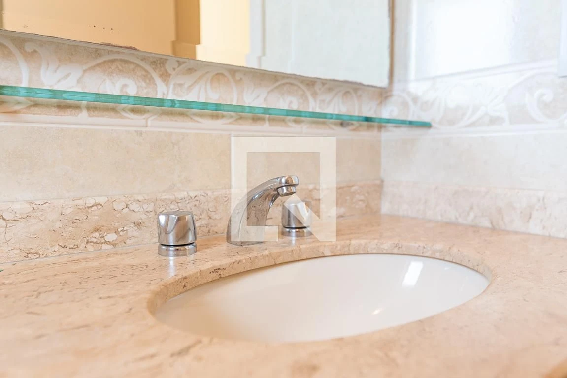 Furnished apartment, 130 m², with a jacuzzi — photo 51