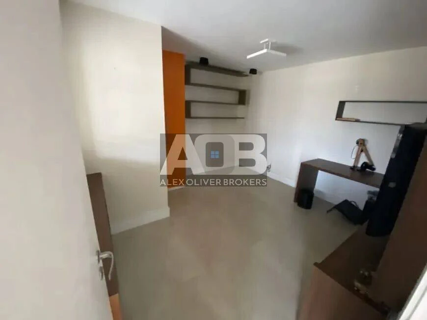 Furnished duplex penthouse with 4 bedrooms and 210 m² — photo 20