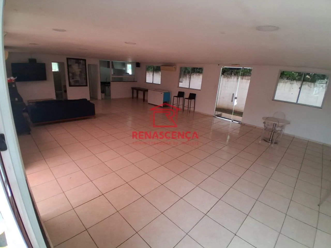 2-bedroom apartment in a building with a pool — photo 28