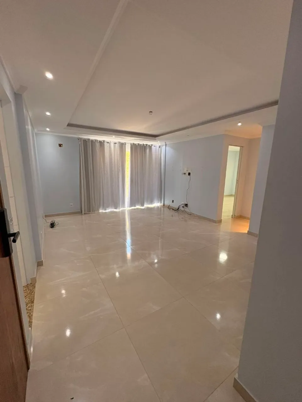 Unfurnished apartment with 3 bedrooms and 4 bathrooms — photo 3