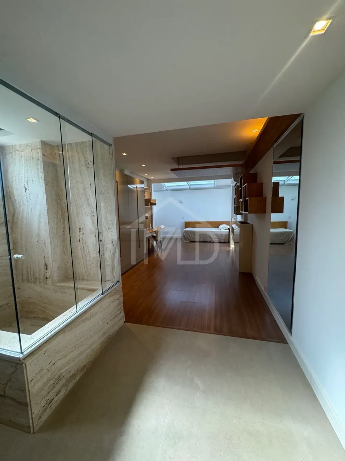 Furnished house with 4 en-suite bedrooms and open kitchen — photo 42