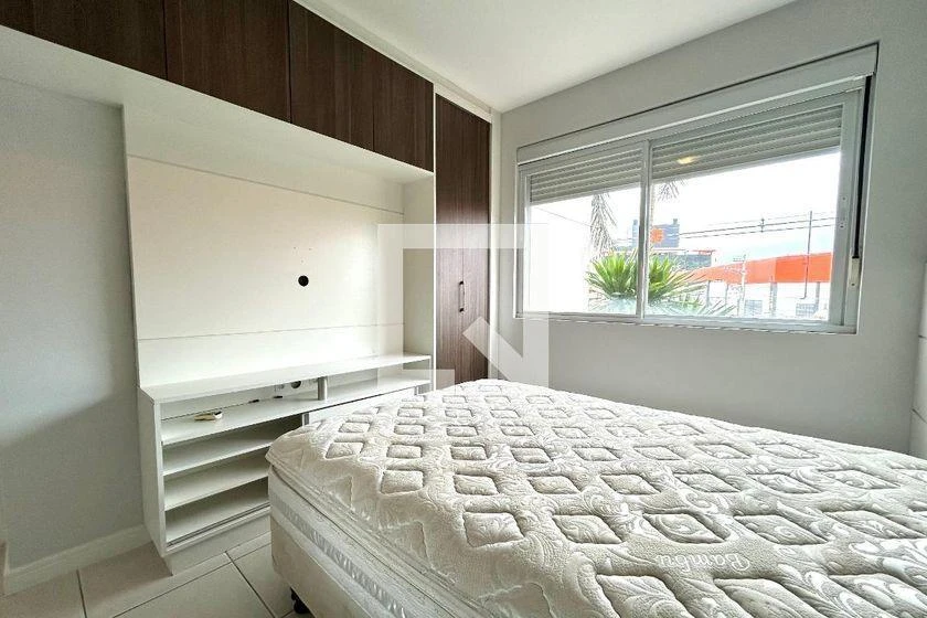 2-bedroom apartment in a building with a gym — photo 18