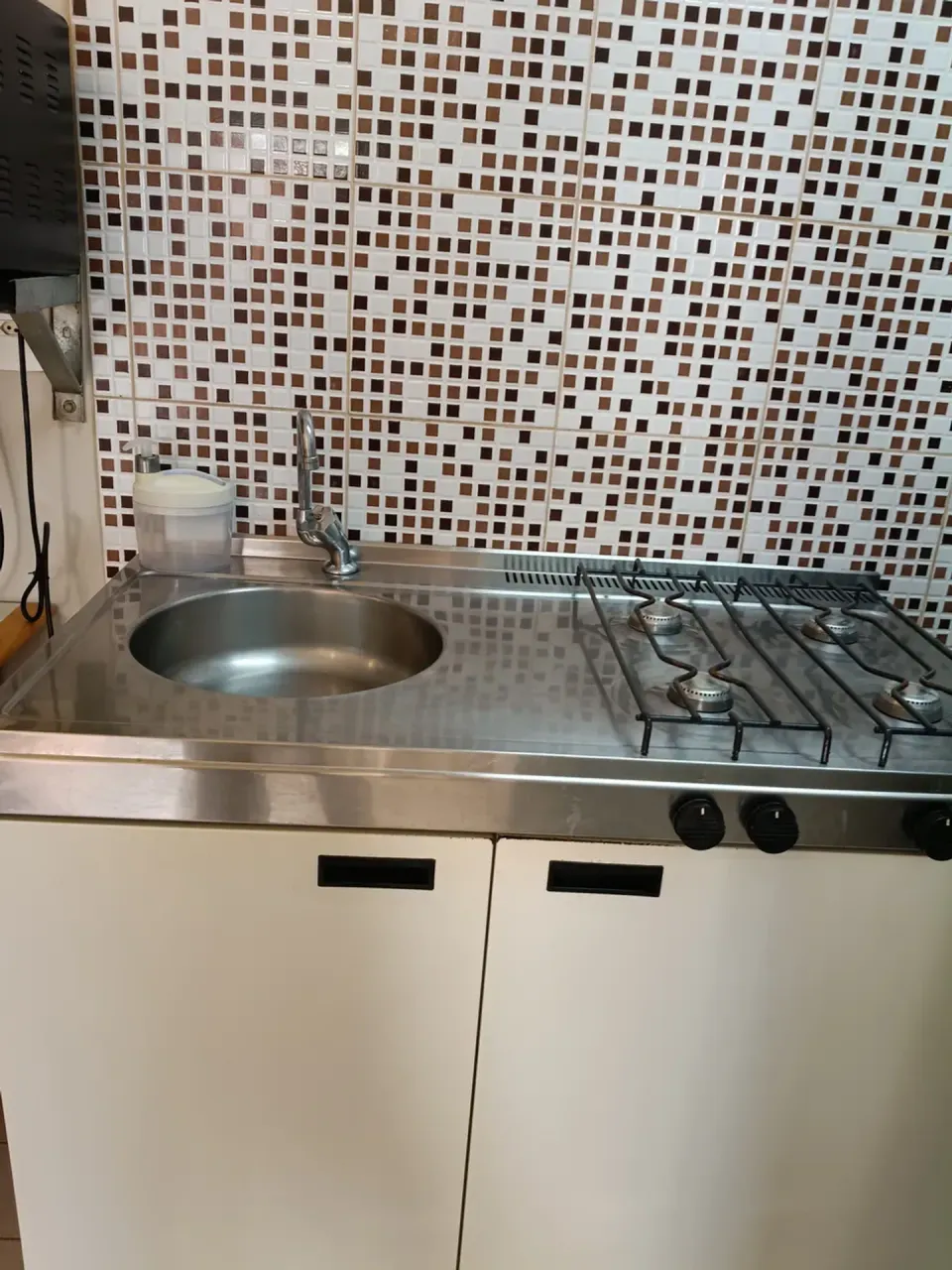 Furnished 1-bedroom apartment with 1 parking spot — photo 4