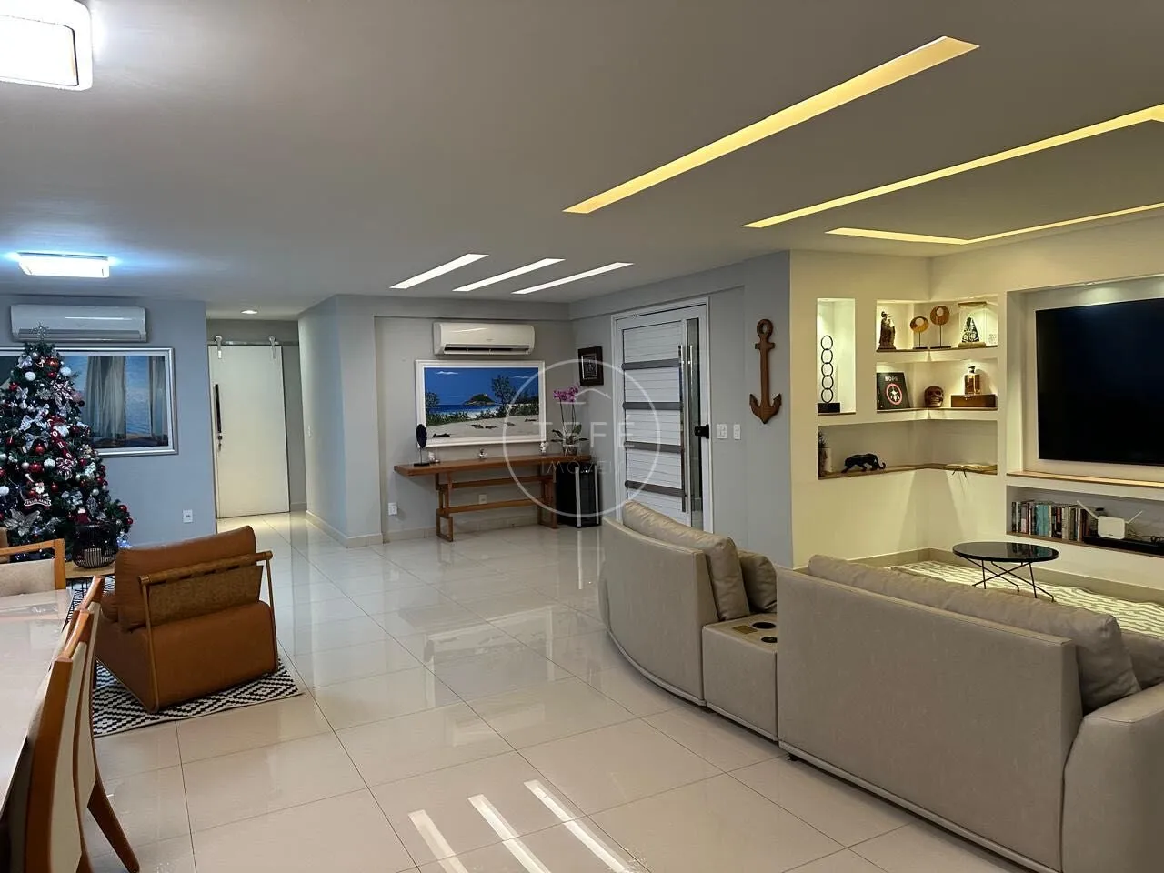House for rent with 5 suites and 290 m² — photo 14