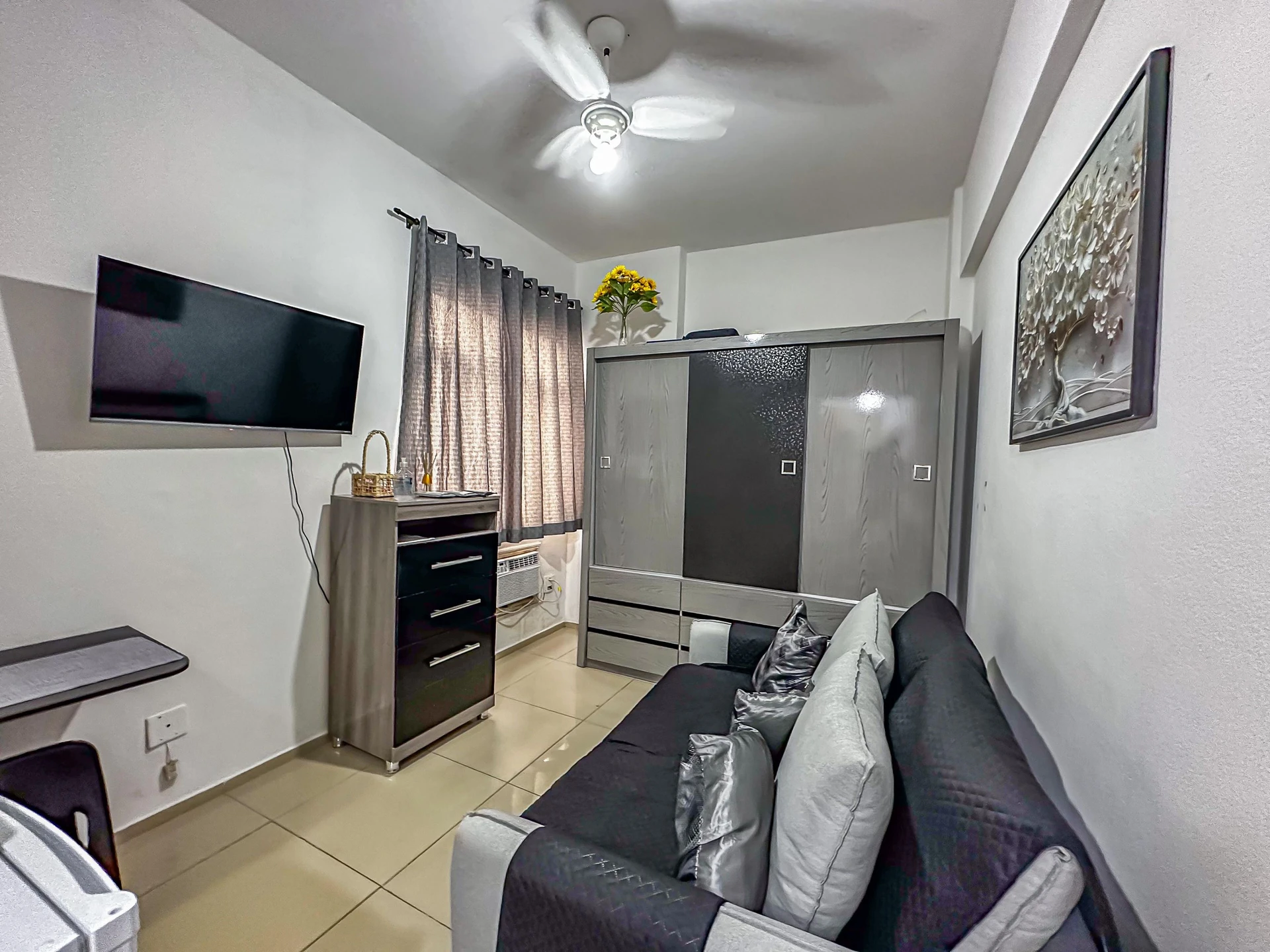 Furnished studio with 1 bedroom and 1 bathroom, gas stove — photo 5
