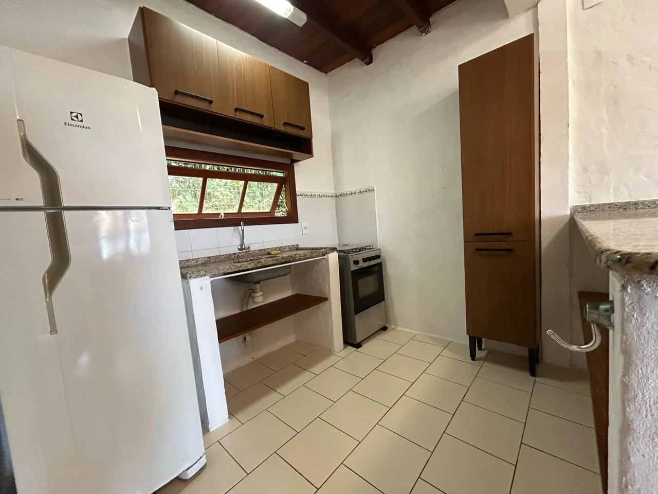 2-bedroom apartment with a water view in Florianópolis — photo 9