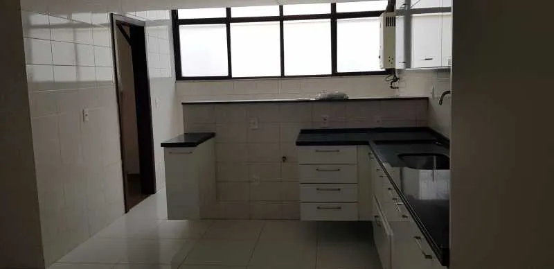 Residential apartment with 3 bedrooms and a closed kitchen — photo 2