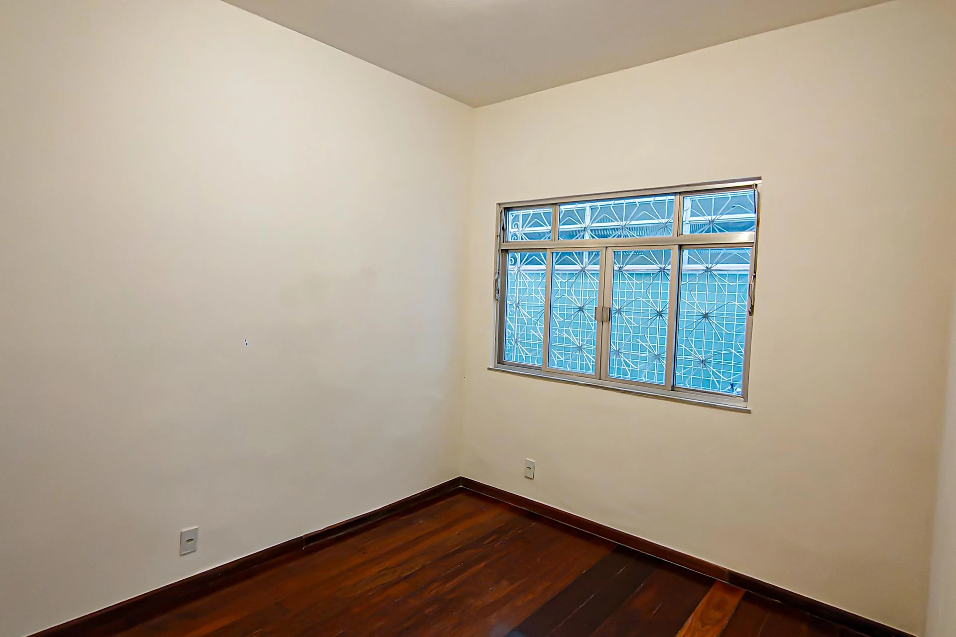 Деревянный пол или ламинат и 2 спальни: квартира 70 м² — photo 17