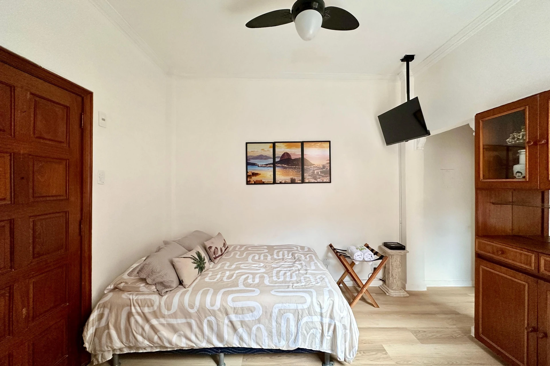 Furnished 1-bedroom apartment with kitchenette and gas stove — photo 12