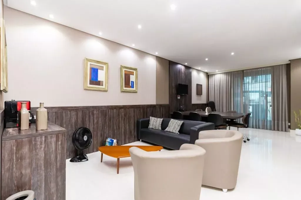 Furnished 1-bedroom apartment with an open kitchen — photo 34