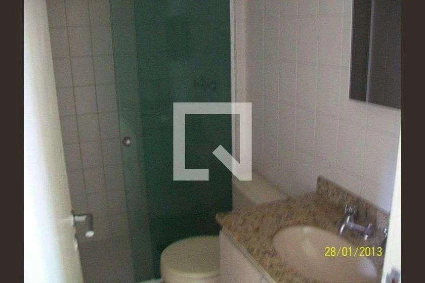 221 m² rental apartment with 4 bedrooms and a balcony — photo 15